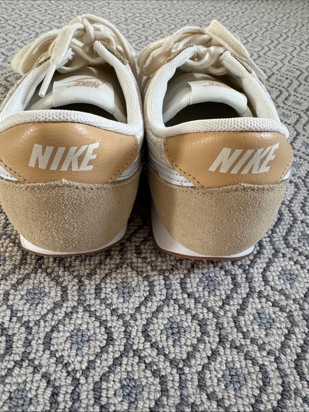 Nike lightweight women’s